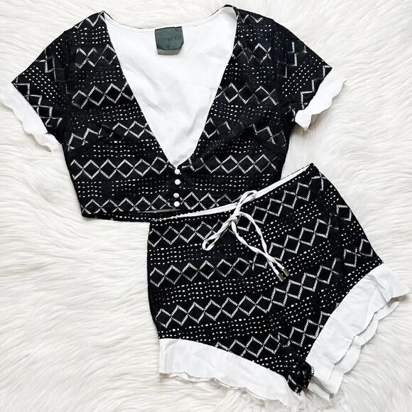 NIGHTWALKER High Waisted Ruffle Trim Lace Shorts Black and White Size Small - Picture 6 of 8